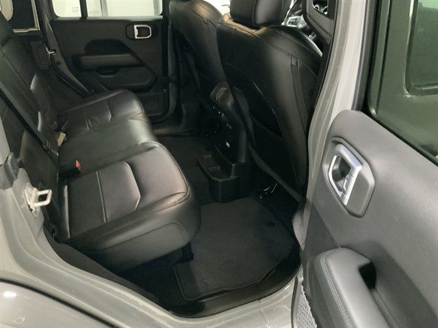 Used 2023 Jeep Wrangler Unlimited Sahara AWD/4WD image 19