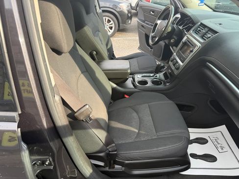 Used 2014 GMC Acadia SLE image 36