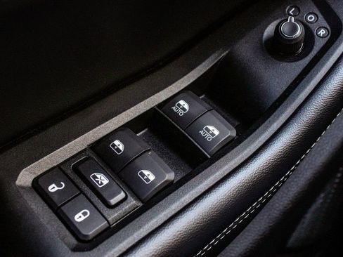 Used 2024 Jeep Grand Cherokee Altitude image 10