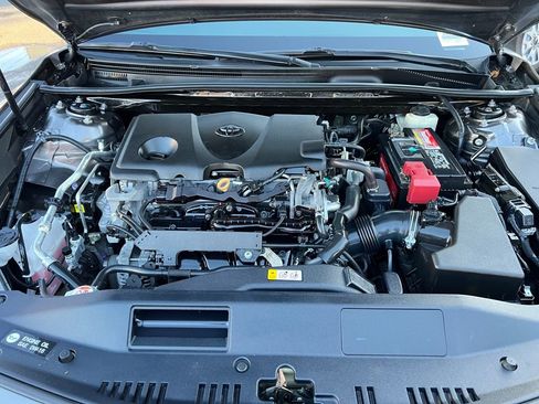 Certified 2018 Toyota Camry LE image 40