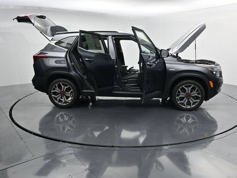 Used 2021 Kia Seltos S AWD/4WD image 46