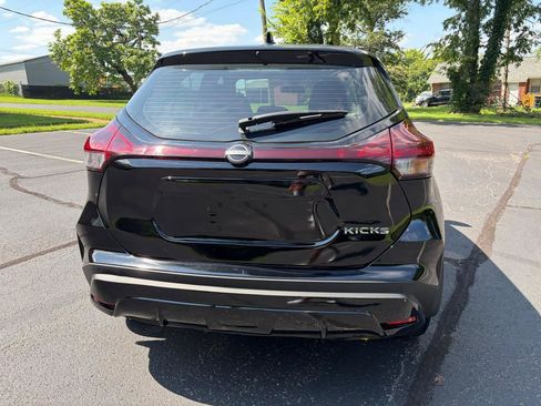 Used 2023 Nissan Kicks S FWD image 6