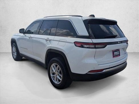 Used 2023 Jeep Grand Cherokee Laredo X RWD image 7