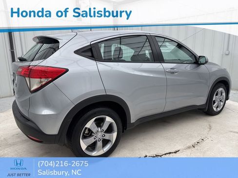 Certified 2022 Honda HR-V LX image 12