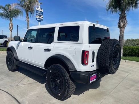 New 2026 Ford Bronco Outer Banks w/ Sasquatch Package image 3