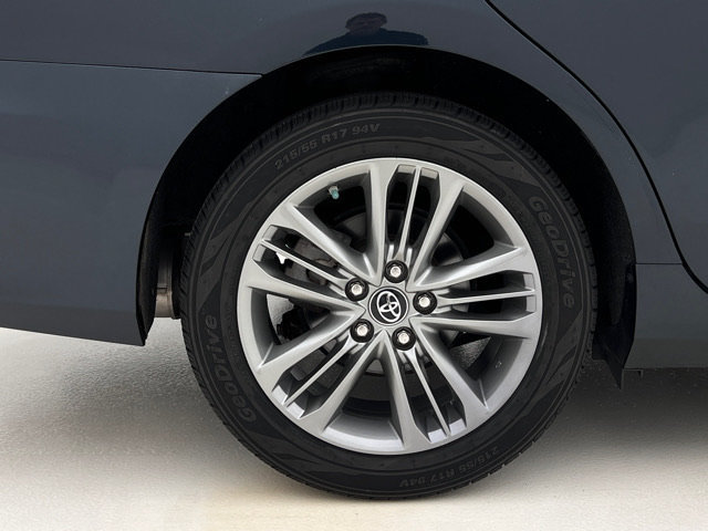 Used 2017 Toyota Camry SE FWD image 27