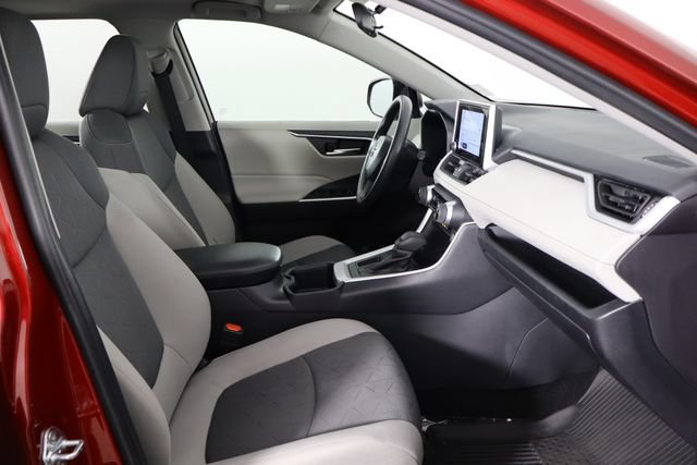 Used 2025 Toyota RAV4 XLE w/ Convenience Package FWD image 18