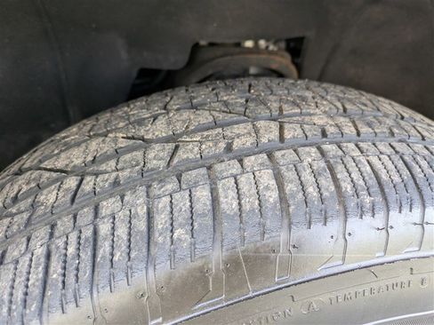 Used 2020 Chevrolet Suburban LT AWD/4WD image 10