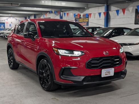 Used 2023 Honda HR-V Sport image 1