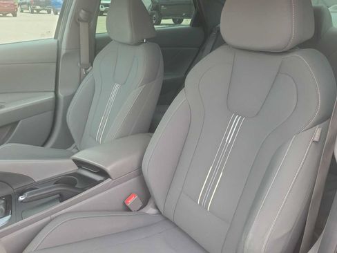 Used 2024 Hyundai Elantra SEL FWD image 15