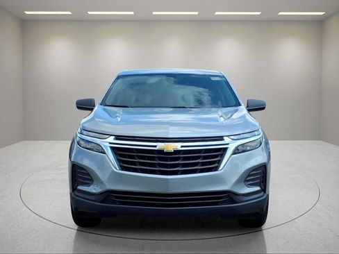 Used 2024 Chevrolet Equinox LS w/ LS Convenience Package FWD image 2