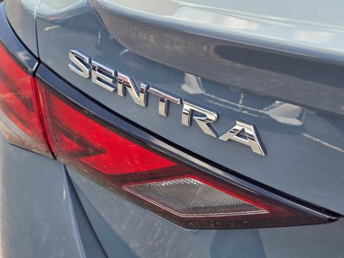 Used 2025 Nissan Sentra SR w/ SR Premium Package FWD image 7