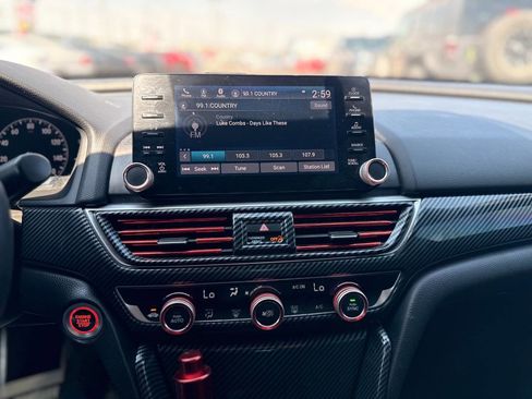 Used 2018 Honda Accord Sport image 38