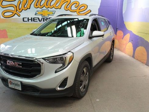 Used 2019 GMC Terrain SLE image 2