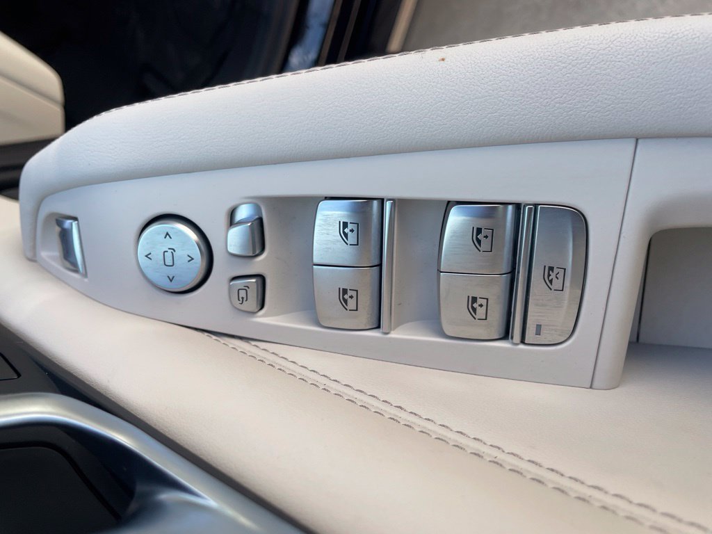 Used 2022 BMW X7 xDrive40i w/ Parking Assistance Package AWD/4WD image 16