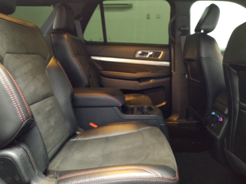 Used 2019 Ford Explorer XLT w/ Equipment Group 202A FWD image 19