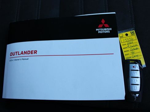 Used 2024 Mitsubishi Outlander SE Black Edition image 44