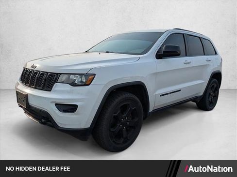 Used 2019 Jeep Grand Cherokee Laredo AWD/4WD image 1