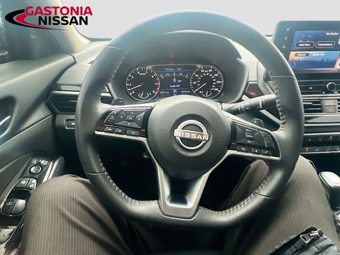 Used 2024 Nissan Altima 2.5 SR w/ SR Premium Package FWD image 14