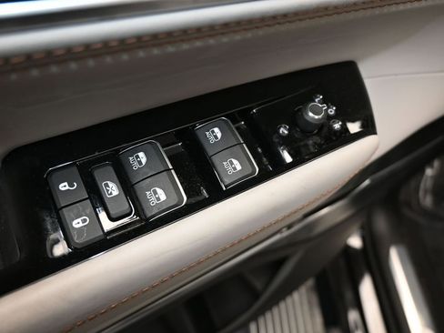 Used 2024 Jeep Grand Wagoneer L 4WD image 13