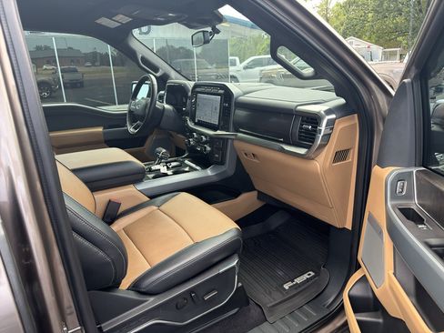 Used 2023 Ford F150 Lariat w/ FX4 Off-Road Package AWD/4WD image 16