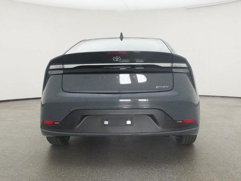 New 2026 Toyota Prius Plug-In Hybrid FWD image 52