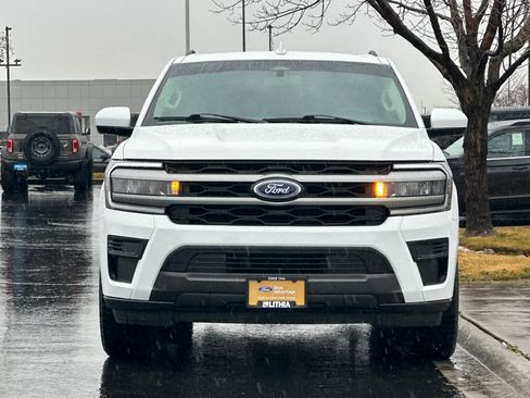 Certified 2024 Ford Expedition XLT image 10