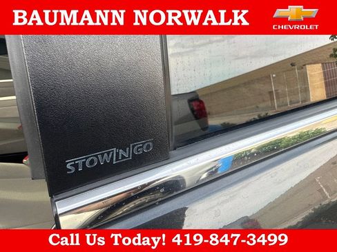Used 2011 Dodge Grand Caravan Crew w/ Entertainment Group 1 FWD image 19