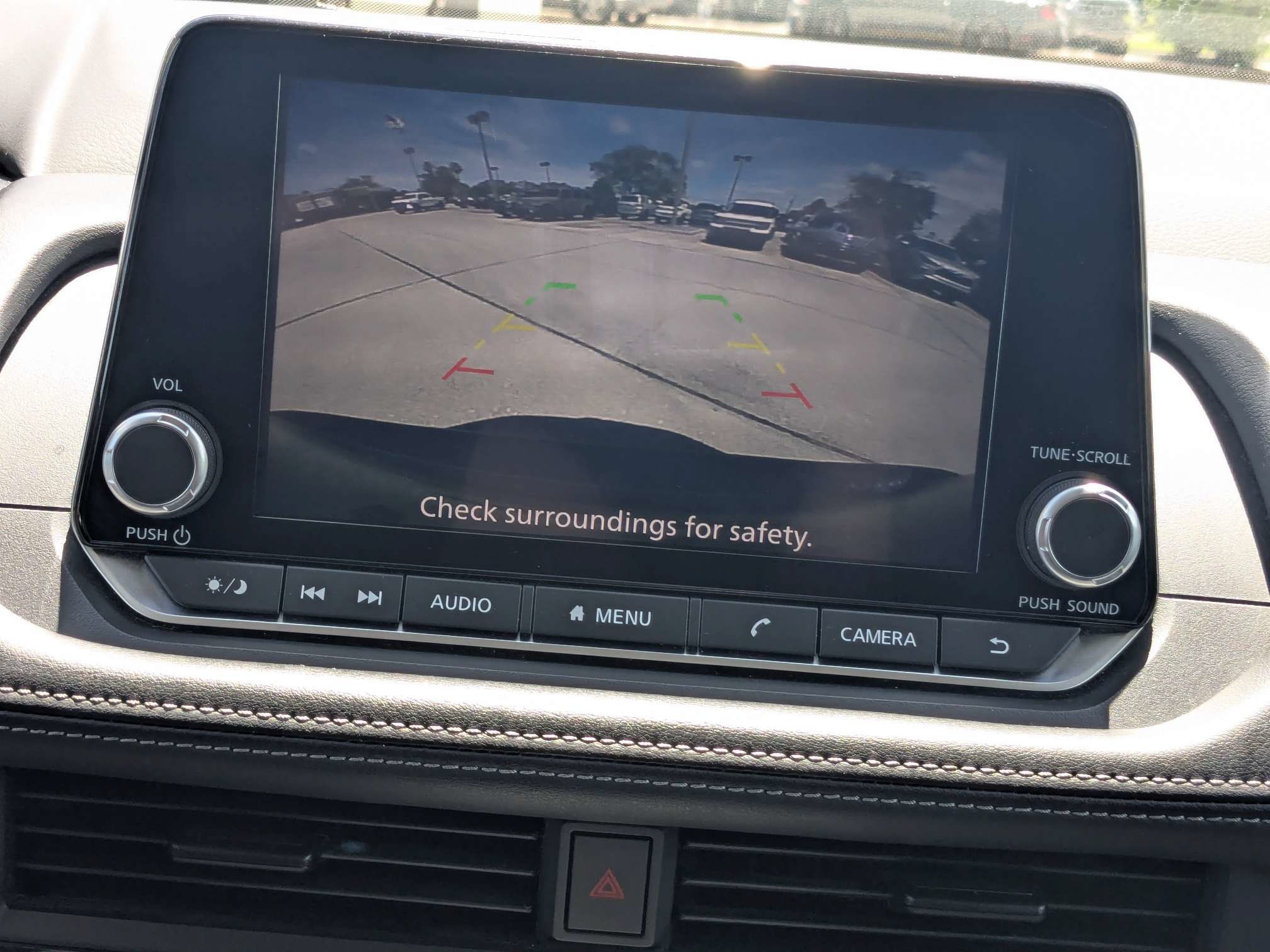 Used 2024 Nissan Rogue S AWD/4WD image 21
