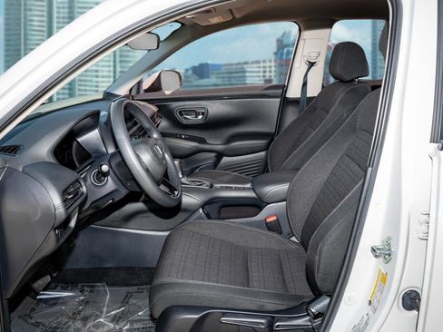 Certified 2024 Honda HR-V LX image 15