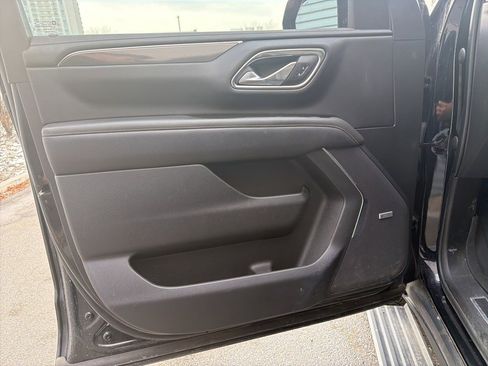 Used 2023 GMC Yukon XL AT4 image 11