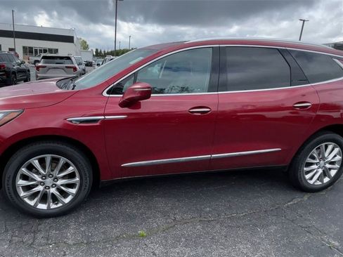 Used 2020 Buick Enclave Essence w/ Sound and Sites Package image 7