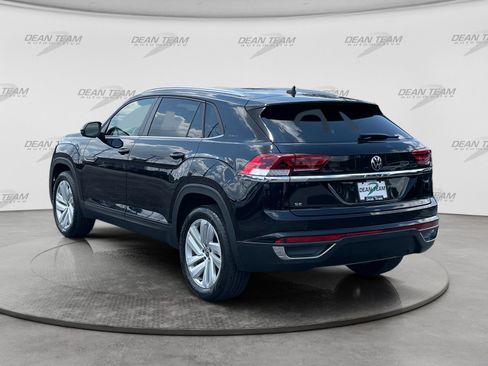 Used 2023 Volkswagen Atlas Cross Sport SE w/ Panoramic Sunroof Package FWD image 6