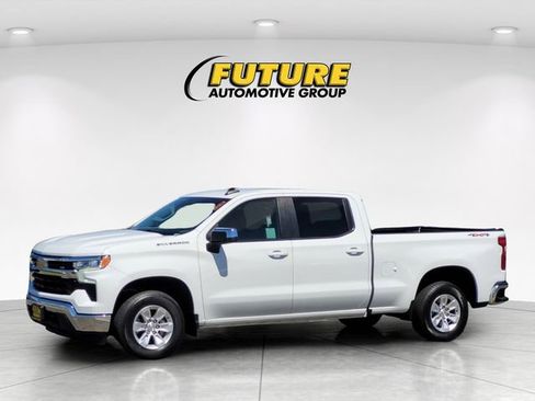 Used 2023 Chevrolet Silverado 1500 LT w/ Protection Package AWD/4WD image 5