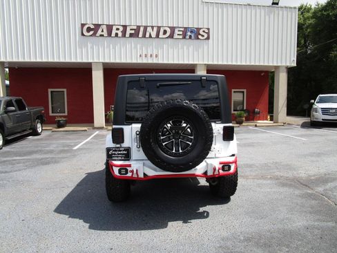 Used 2018 Jeep Wrangler Sahara w/ Dual Top Group AWD/4WD image 5