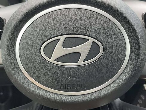 Certified 2026 Hyundai Elantra SE FWD image 22