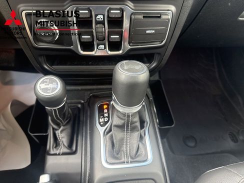 Used 2023 Jeep Wrangler Unlimited Sahara w/ Cold Weather Group image 29