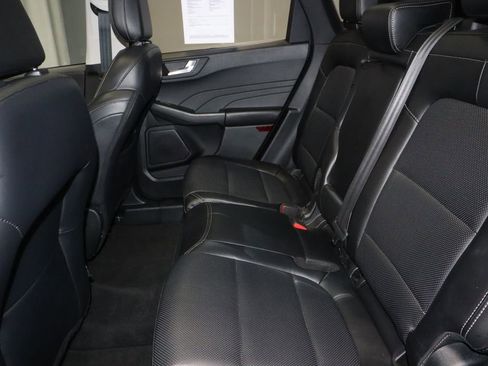 Certified 2022 Ford Escape Titanium image 23