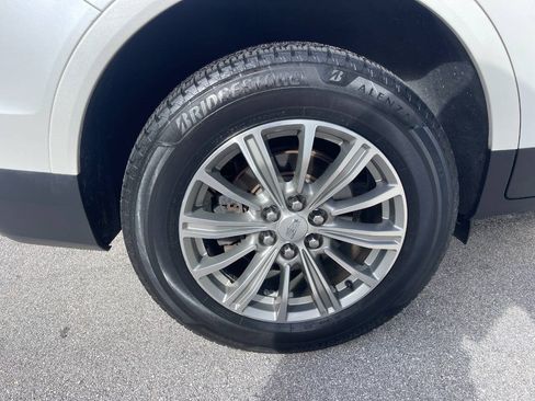 Used 2018 Cadillac XT5 Luxury w/ Driver Awareness Package AWD/4WD image 28