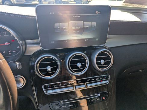 Used 2017 Mercedes-Benz GLC 300 4MATIC image 19