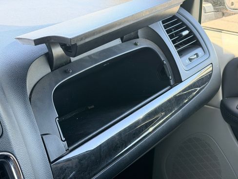 Used 2019 Dodge Grand Caravan SE w/ UConnect Hands-Free Group FWD image 27