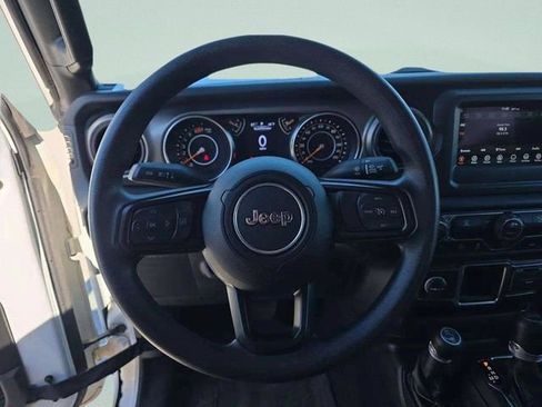 Used 2022 Jeep Wrangler Sport AWD/4WD image 21