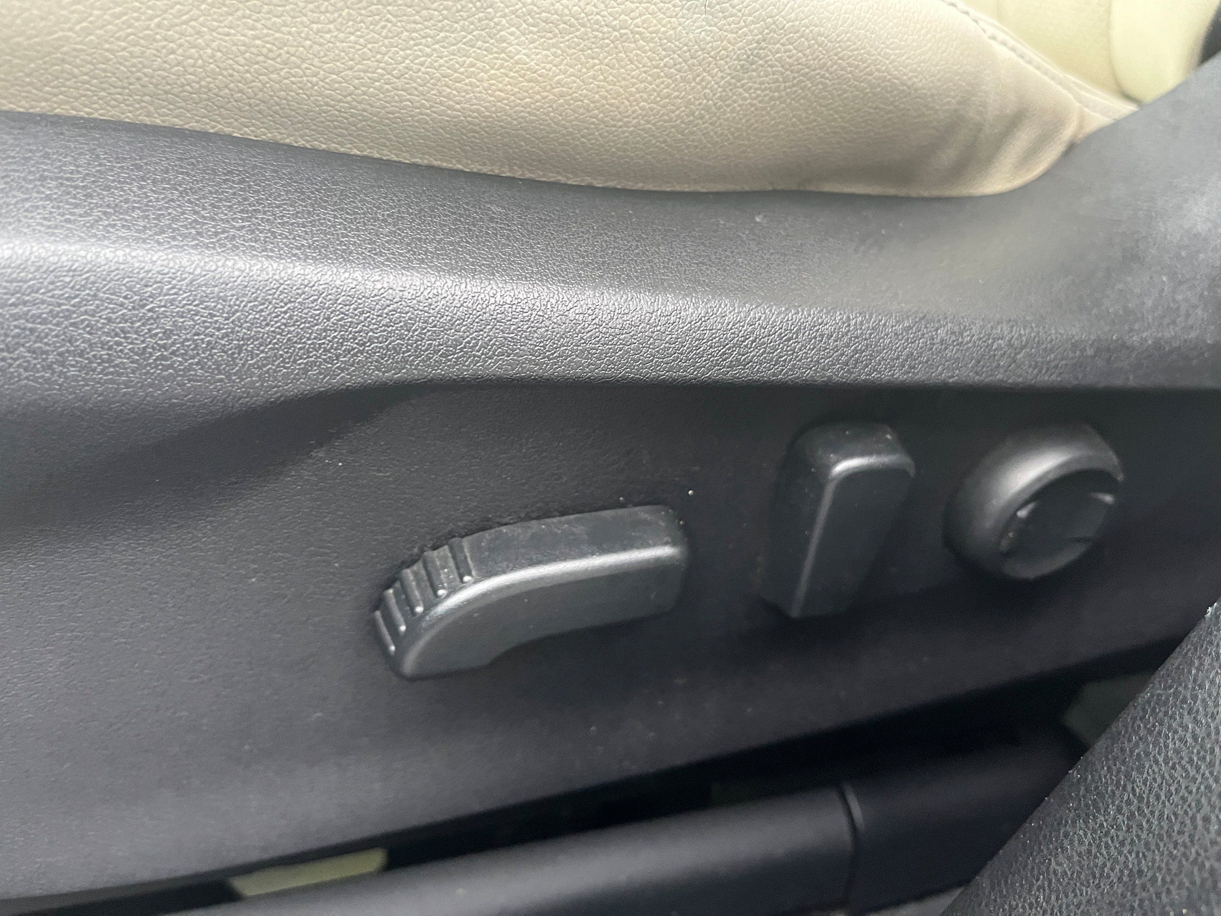 Used 2020 Subaru Ascent Limited AWD/4WD image 9
