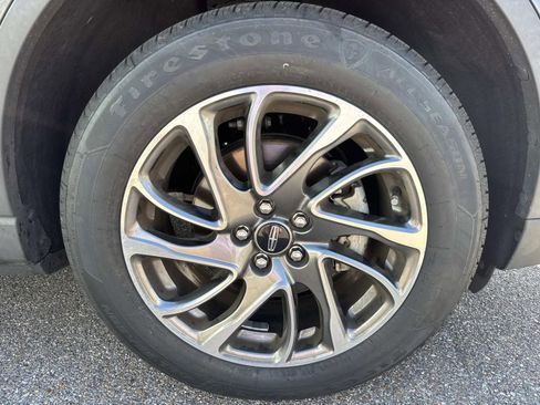 Used 2022 Lincoln Corsair FWD image 4