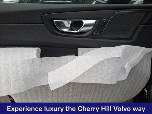New 2026 Volvo XC60 T8 Ultra w/ Protection Package Premier AWD/4WD image 9