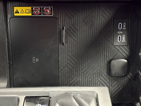 Used 2024 Toyota Tacoma TRD Sport w/ TRD Sport Upgrade Package image 15