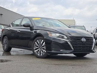 Used 2024 Nissan Altima 2.5 SV video 1