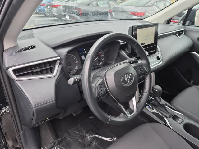 Used 2025 Toyota Corolla Cross LE FWD image 15