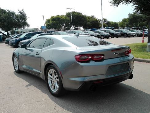Used 2022 Chevrolet Camaro LT w/ Technology Package RWD image 9