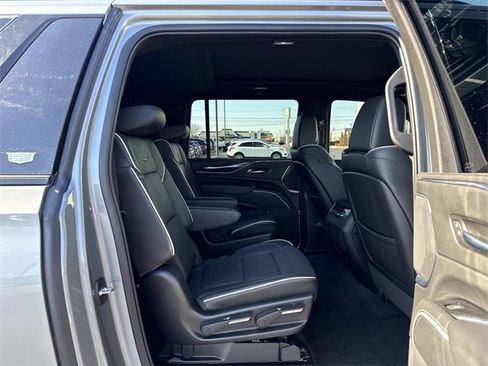 Used 2022 Cadillac Escalade ESV Sport w/ Touring Package image 17